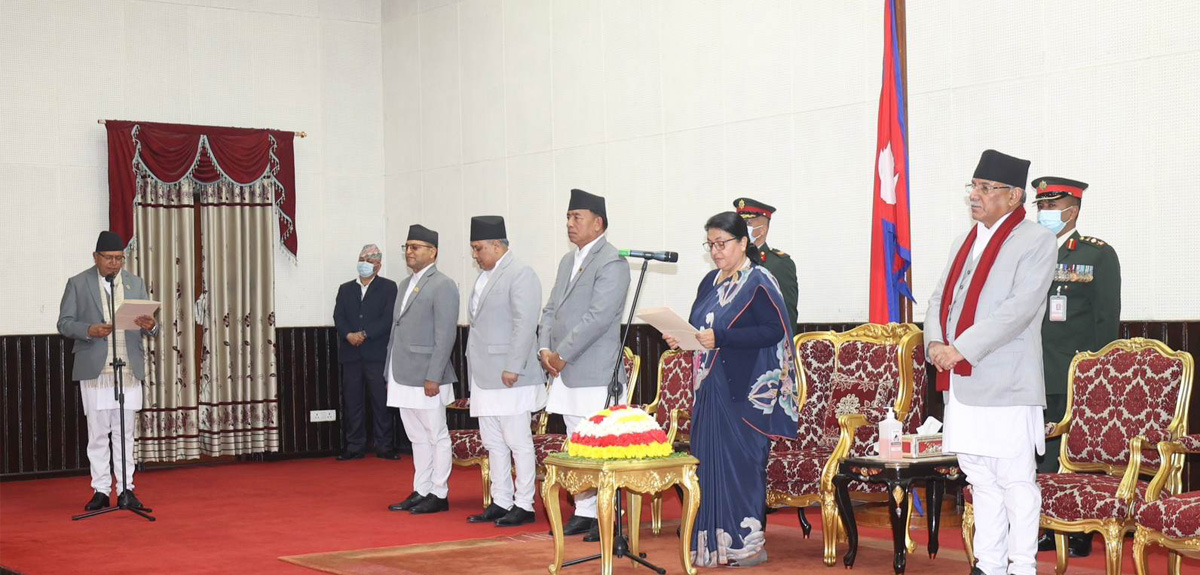 सभामुख देवराज घिमिरेले लिए सपथ (तस्बिरहरु)
